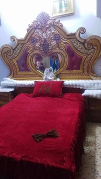 غرفه ام الست بيبان طابقين تركيه سعرها 350 وبيها مجال بسيط للشراي 07825...