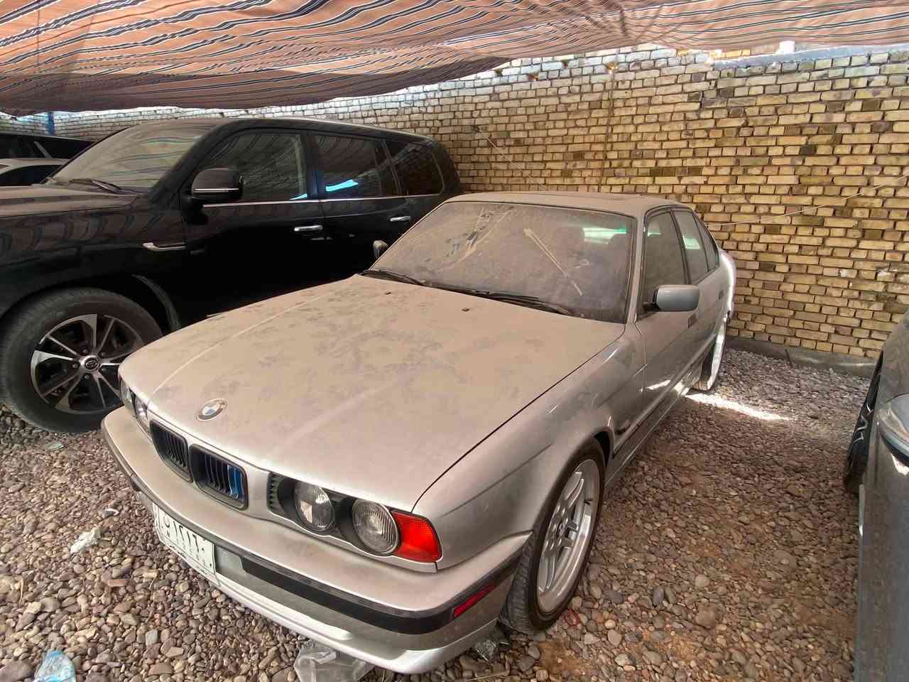 السلام عليكم
BMW
1993
 مصبوغه حزام جماليه مكفوله من الضربه 
فول مواصفات للاخير
مكاني بصره
سعرها  75 قفل قفل قفل 
***********
