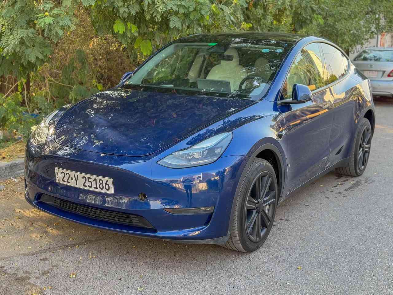 وصول جديد للبيع Tesla Model Y
Dual Motor LR
العداد:- 22.000mile

الحادث:-
بدون ايرباك
١- صبغ جاملغ الخلفي
٢- صبغ شوية بالصندوق مكان الرقم
٣- دائرة صغيرة بارد بين الباب والجاملغ الامامي
صور الحادث مرفقة

أون لاين أخر تحديث ومربوطة على الفون كي

موقع السيارة بغداد الاعظمية
السعر 22.000$
التواصل ***********

