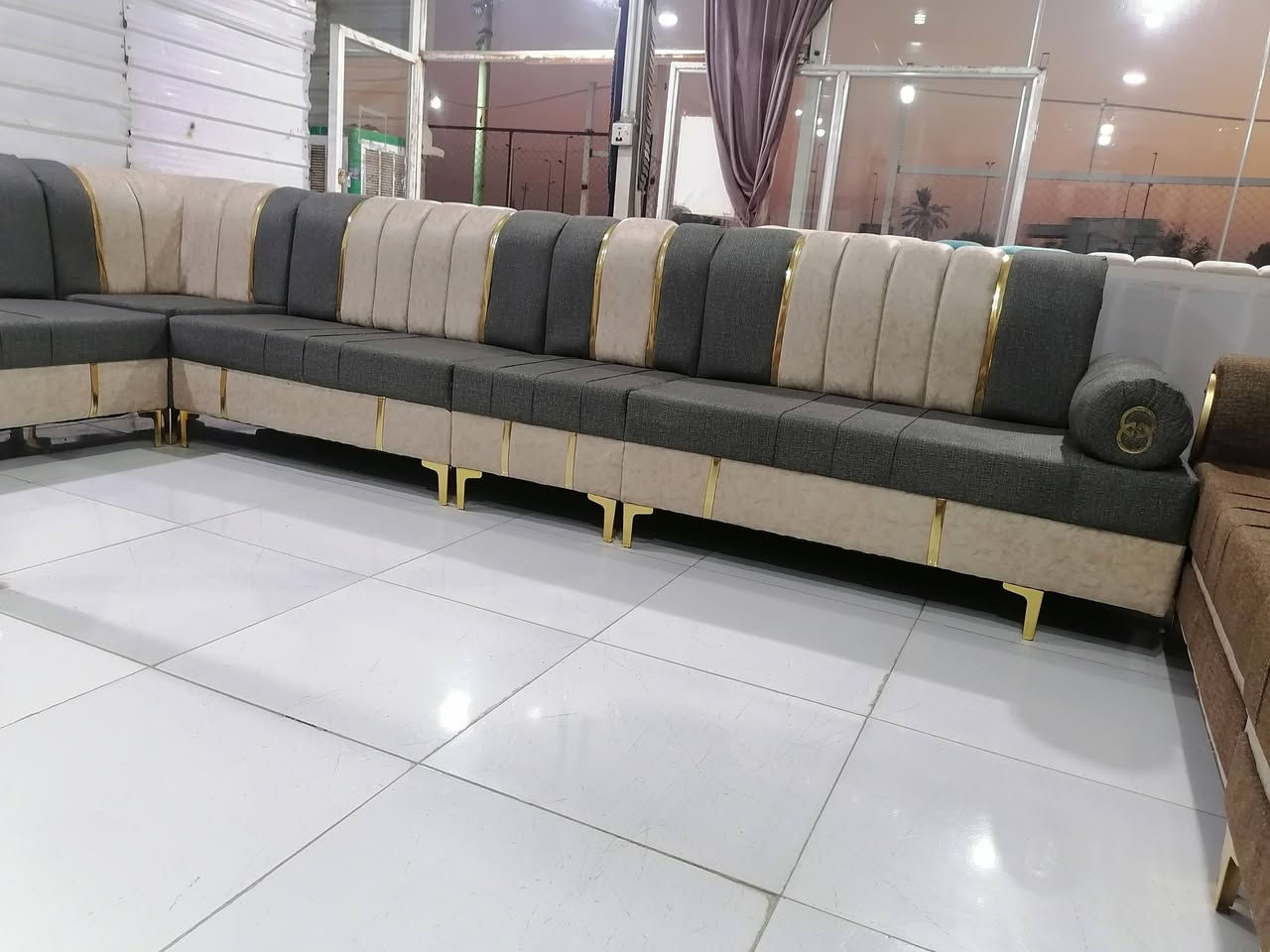 ديوان جديد  10 مقاعد 7 متر 6 قطع سعر 450 اي استفسار ***********
