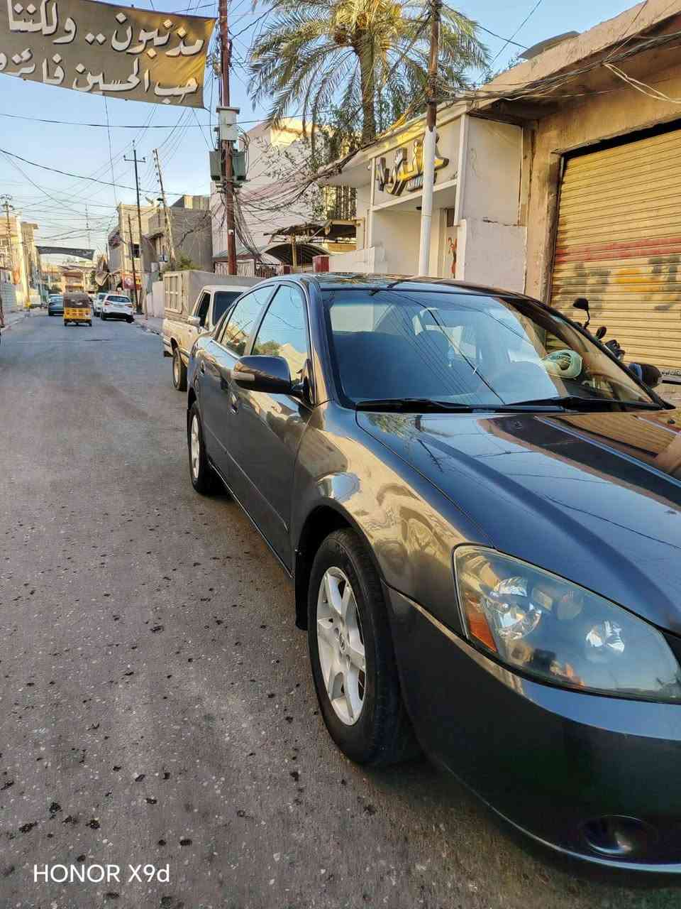 سلام عليكم نيسان التيما 2006 مصبوغه عام سياره كلشي شغل بيه سعره 58وبيه مجال *********** مكان ديالى بعقوبه

نص مكتوب في الصور:
- HONOR X9d