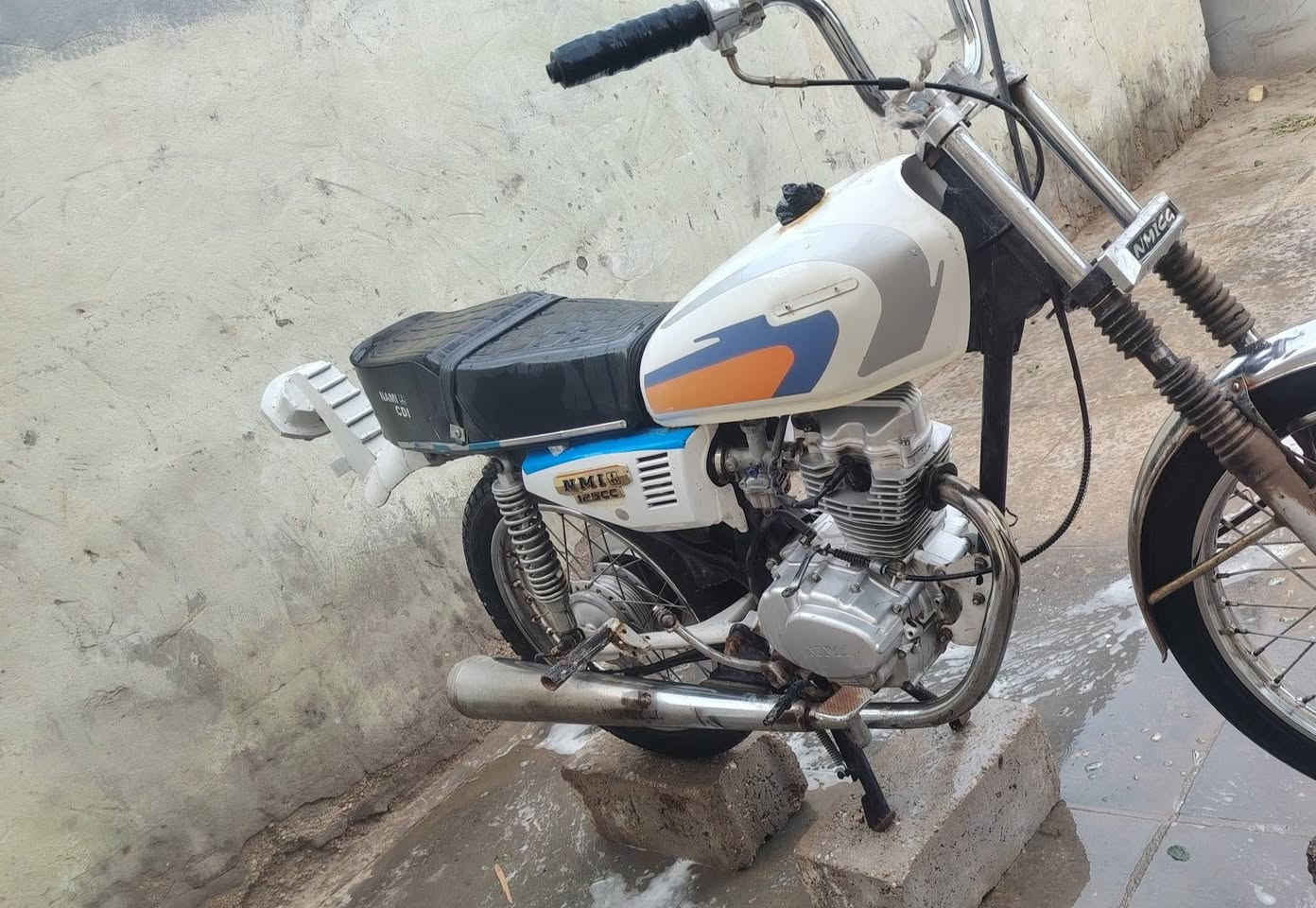 سلام عليكم دراجه لبيع كلك موديل 25
 دراجة حلوه ماعيزه برقي سعر خاص مستعجل عليه مكان دوانيه رقم لتصال *********** ماكو خاص
