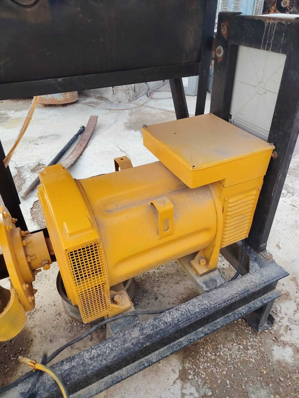 مولد دويز 4سلندر الماني حلواني تبريد هواء راس التوليد سباي ايطالي50kv للبيع ديالى بلدروز ***********
