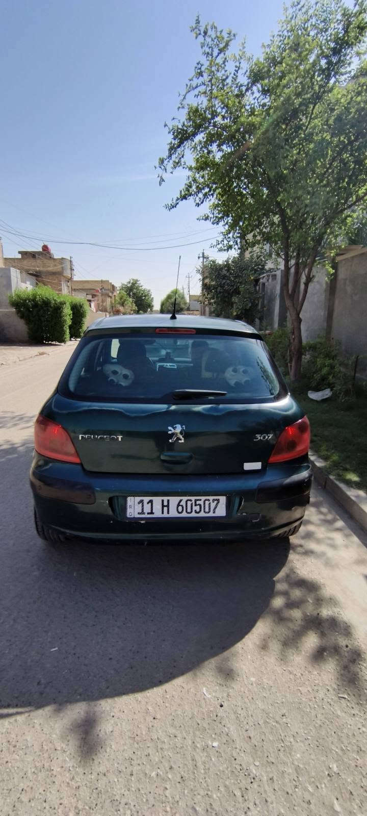 بيجو فرنسي 307 موديل 2005  رقم بغداد إنكليزي سنويه  لغاية 2030 بسمي السياره جارده.. وبيها ضربه على البارد الباب الخلفي جهة السائق محرك وكير حاويه .تبريدها خير من الله ثلج+ تدفئة بيها منظومة غاز حكومية 40 لتر..تخم تاير حتى السبير جديد بعده مانازل الگاع..وعدة متكامله.. الداخل على الابلاد.. مكانها بغداد الشعب.وسعرها 41 او مراوس 7 راكب/..***********..
