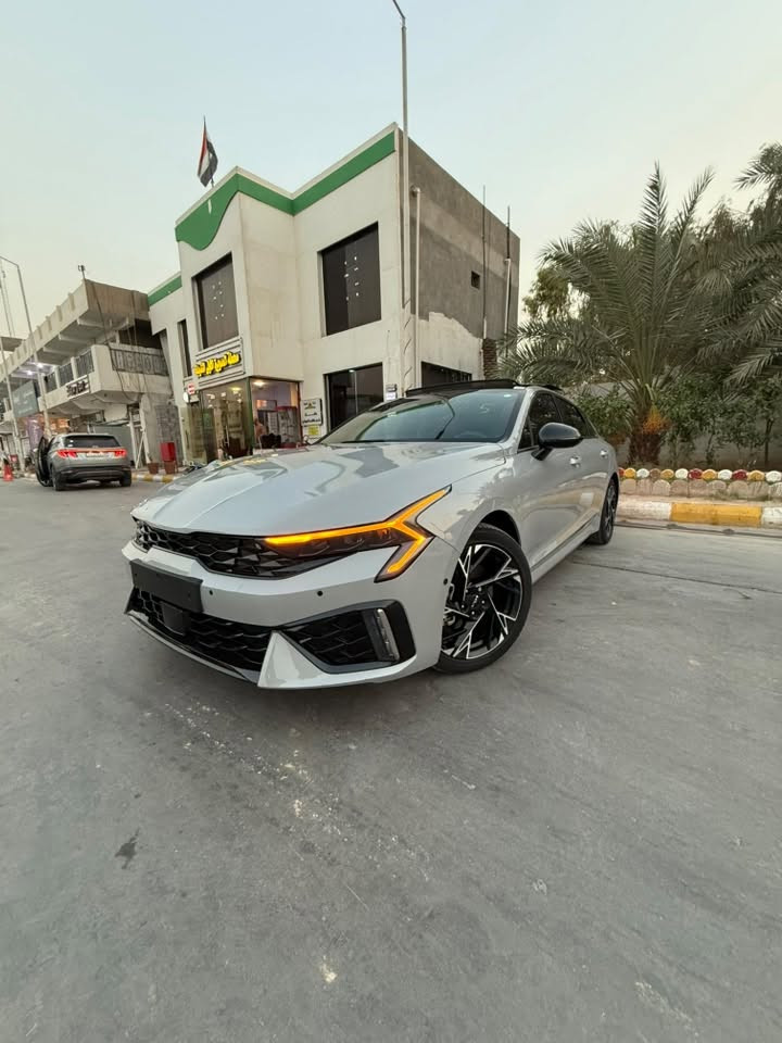 K5 2025
فول مواصفات الى اخر شي
داخل احمر مختوم جتي لاين
حساسات اماميه وخلفية
رادار امامي وخلفي
لايت زينون ٣ عدسات
لونها مات يخبل
gt-line فئة
رادارات جانبيه
هاندبريك كهرباء
مقاعد تدفئة
داخل جلد
كرسي كهرباء
تشغيل عن بعد شاشة متصلة
LED بك لايت
حادثه فقط بنيد
ايرباك دركة  رجع سستم
سياره تخبل وجديد كلش
محرك ٢٥٠٠ تنفس طبيعي
كير ٨ نمر
وضعيات قيادة
المواصفات المعروفه.                                                        السعر 180 وبيه مجال                                                   مرقمه شهداء بغداد 
رقمي ***********
