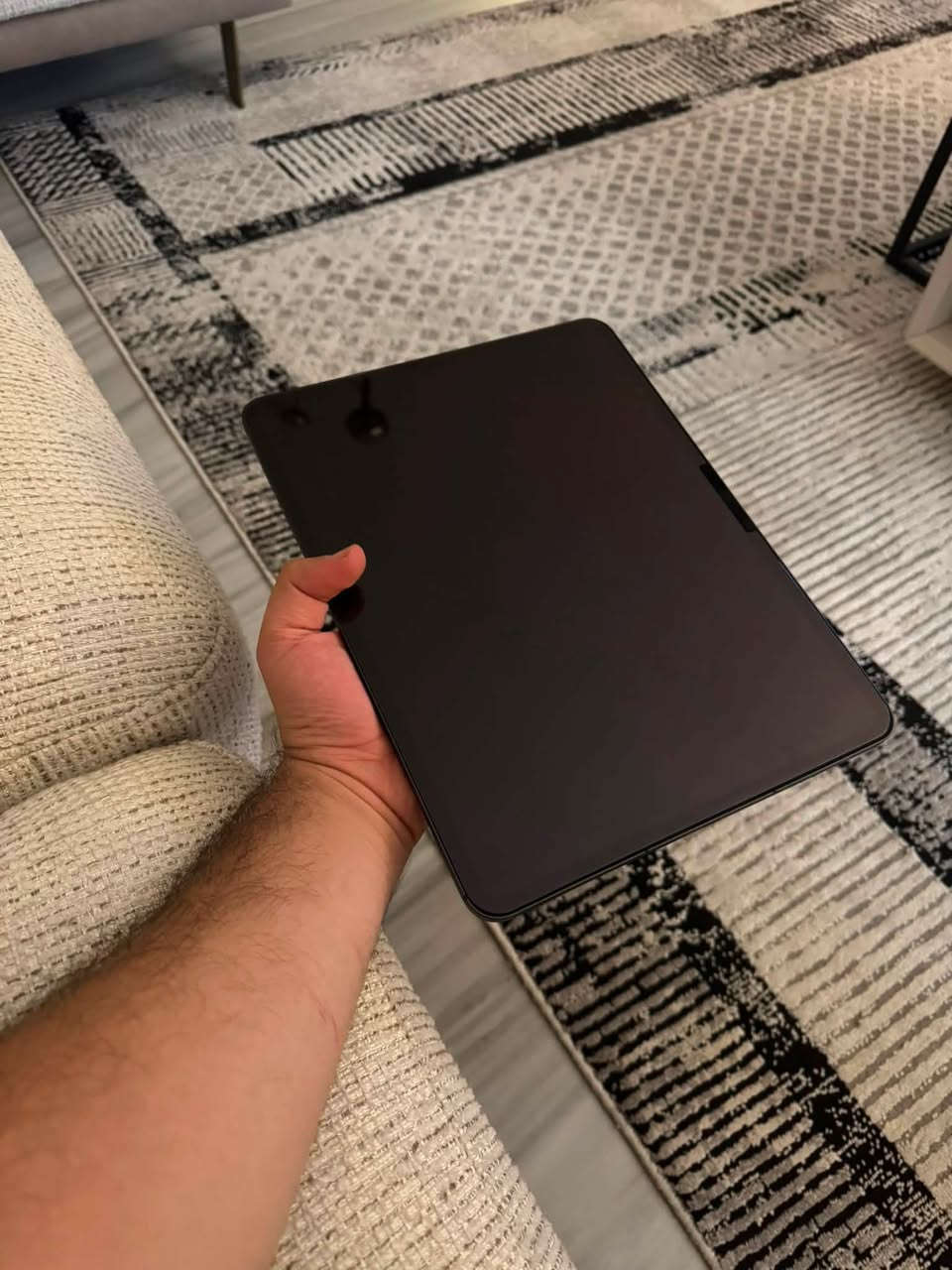 للبيع i pad 13 pro m5
مستعمل 4 ايام فقط جديد 
ذاكرة 256
بطارية 100
السعر 1,900,000
مكاني بغداد 
*********** واتساب
