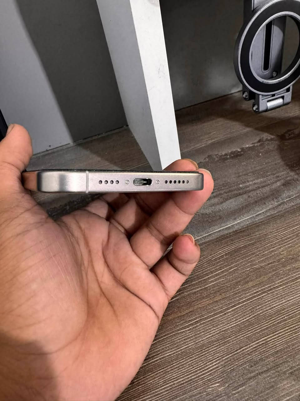 ١٥بروماكس ماسترجهاز بحاله الوكاله نضيف بلادي ما مفتوح وتر بطاريه86ذاكره256ولا خدش كارتونه فقط

سعره 975وبي مجال قليل
عنوان بغداد ***********فقط واتساب
