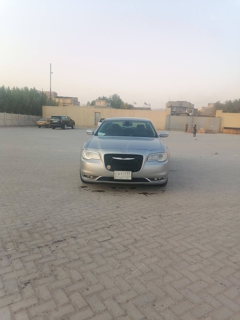 السلام عليكم شباب اوباما موديل 16 اصل وارد كندي كفاله عامه سياره جاهزه وجديده تخم تاير السياره كلين وين ما يعجبك ساعتها سونار بكان بغداد مدينه الصدر*********** السعر 195 وبيها مجال شيء بسيط

