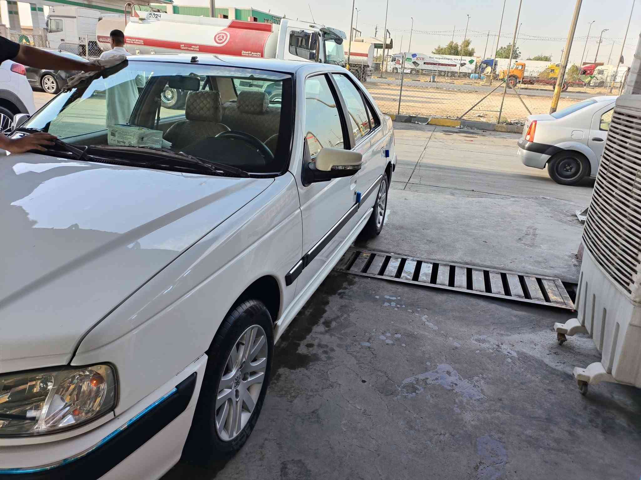 سياره بيجو بارس 2022 ماشي 34 ألف قابله للزياده بيه ٣ رصعات مصورهن يتعدلن علبارد بل اضافه إلى شخوط شارع بصيطه سياره مكفوله من الحادث  رقمي ***********
