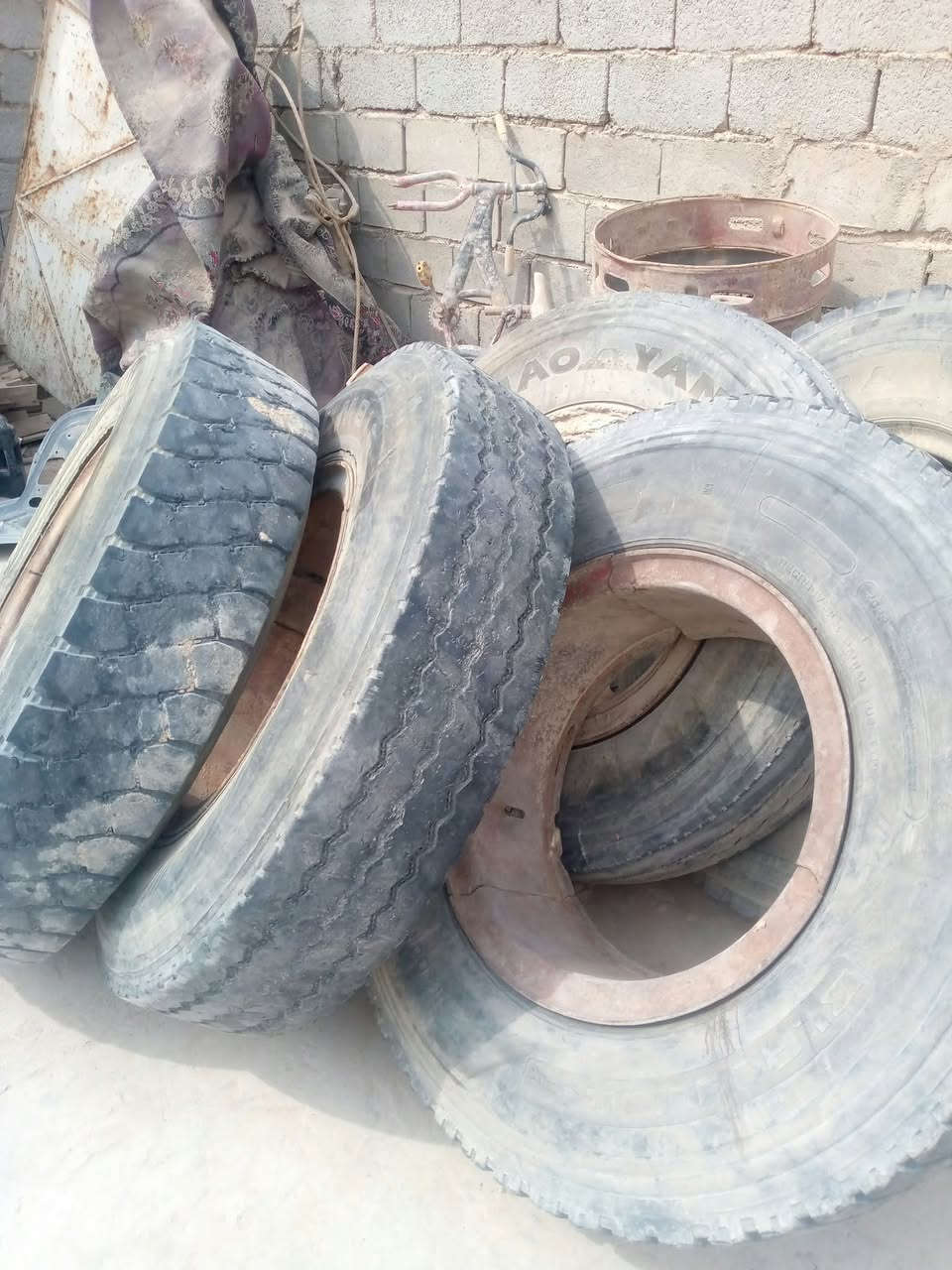 تاير 24 مقبط هن أو و 3 ازواج ***********
