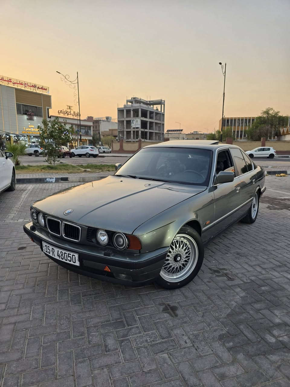 #السلام_عليكم
للبيع_او_مراوس 
ب اي نوع سيارة عدك نزل
 BMW- 520i /1993
السياره معدله رياضي بل كامل 
اصل بليته وسنويه 520
مكينه مسكرعدل i20
كيرعادي
كيرومحرك مكفولات 
كلج  رياضي 
ويل bbsرياضي اصلي
 مو تجاري
رقم انبار دولي باسمي انكليزي  مشروع وطني سنوية 2030هزة جديدة شرط التحويل 
بجم عريض لايت سوارات 
بلاجكتورات وكشاف كله شغال
غرفه جلد كهرباء فول مواصفات جديدة كشنات كارتير جدد بلاد مو دوشمة 
صاج ملكي 
 جام كهرباء  
تنته وتكم. كنتارة بلكامل
بدون ظربه ولاخياس 
نظام صوتي احترافي
  سماعات دمام
صالنصه رياضي كاتم
منضومة بانزين جديده 
حداديه امامية خلفية جاهزة
 كل اكسسوارات السياره اصلية  ناقصها تبريد والباقي شوف لعين 
مكاني كربلاء 
السعر: 54وبيها مجال حك جيتك
*********** اتصال
***********واتساب
