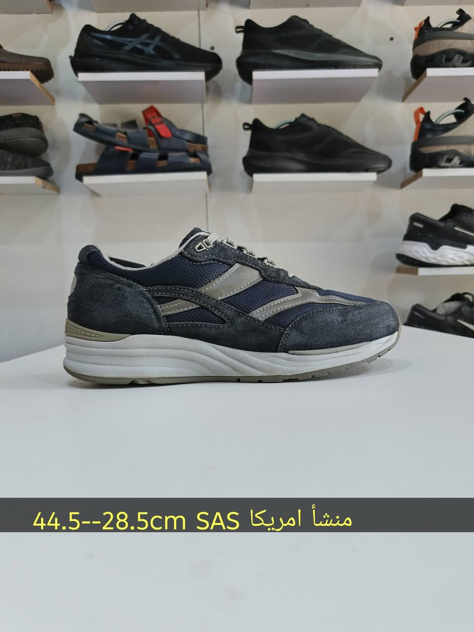 ▪️قطع اصليه  ماركات عالميه 
▪️قياسات داخل الصور 

☎ واتساب ***********☎
🚗 توصيل كافة محافظات العراق 🚗

نص مكتوب في الصور:
- لنج 28cm--44
- 44.5--28.5cm SAS منشأ امريكا
- سكجر 26cm--42
- نيو بالنس --29cm-- 45
- سكجر اير كولد 26cm--41
- ليفايز 29cm--45
- 43.5--28cm اديداس
- 43--27cm ERDEM منشأ البرتغال
- 42.5--27cm ادیداس