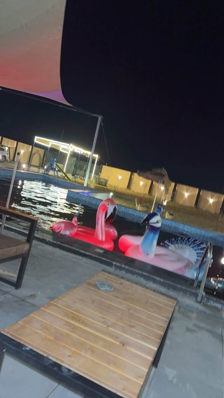 مزرعه في اي بي للاجار اليومي واكبر مسبح بكل المزارع مسخته ٨في٢٠ ***********
