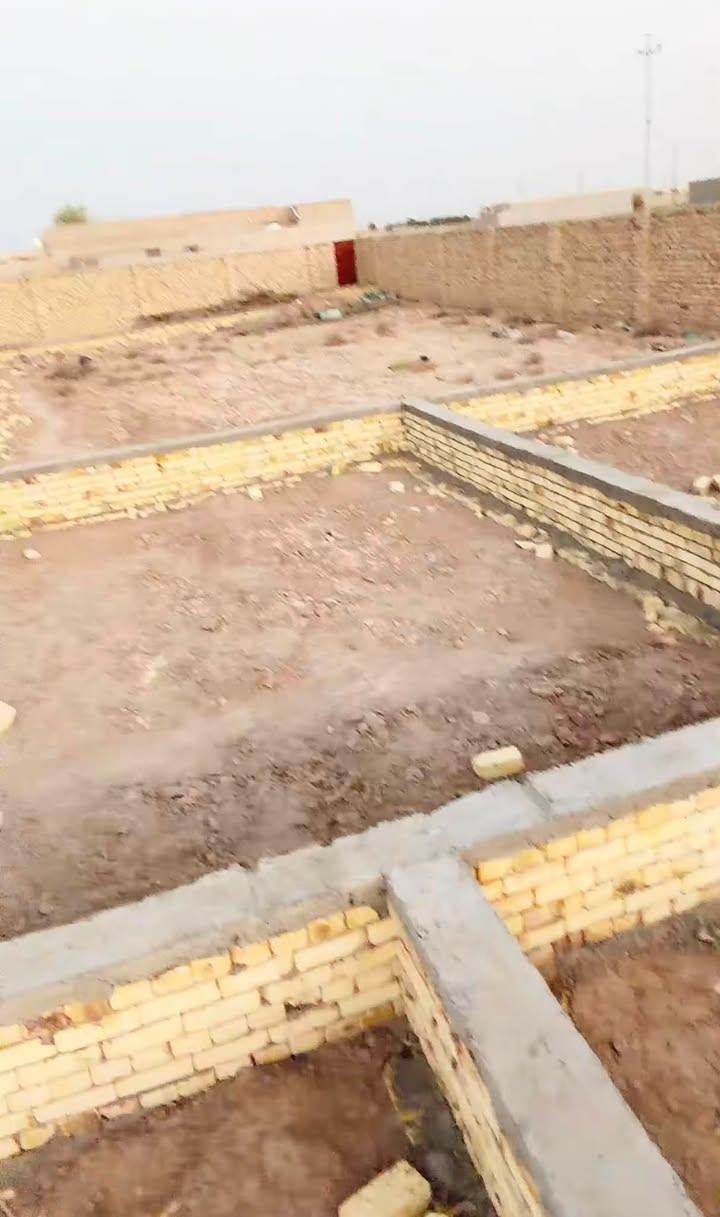 سلام عليكم قطعة زراعي للبيع مساحتها ٥٧٠ متر واجهه ٢٠ والنزال ٣٠ بتلو ٢٥٠ متر مسيجه القطعه كلها وبيها باب العنوان
السبل الثانيه بنزلت المدرسه وتنزل ليجوه بيع مستعجل سعر ٢٨
وبيها مجال للستفسار ***********
