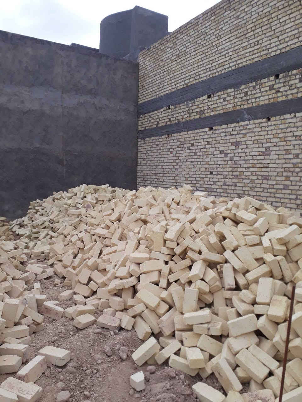 طابوك عشرط مع رمل بناء والباخ مع تراب صطوح اتصل ***********
