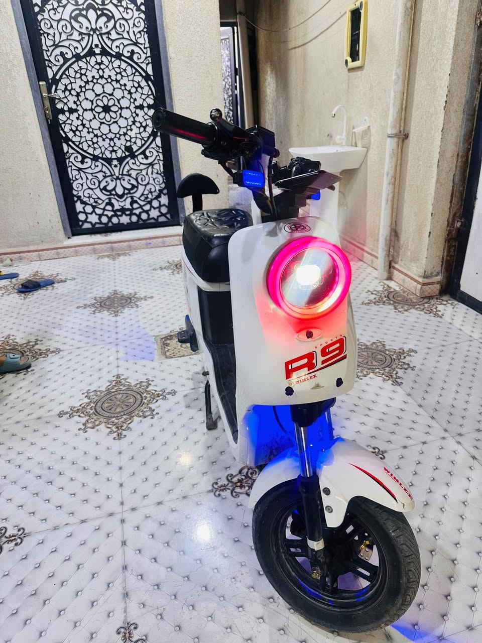 دراجه شحن للبيع بطاريات ٢٦ كلهن توه شدهن مكاني بصره تنومه تفاصيل *********** سعر ٣٧٥وبيها مجال
