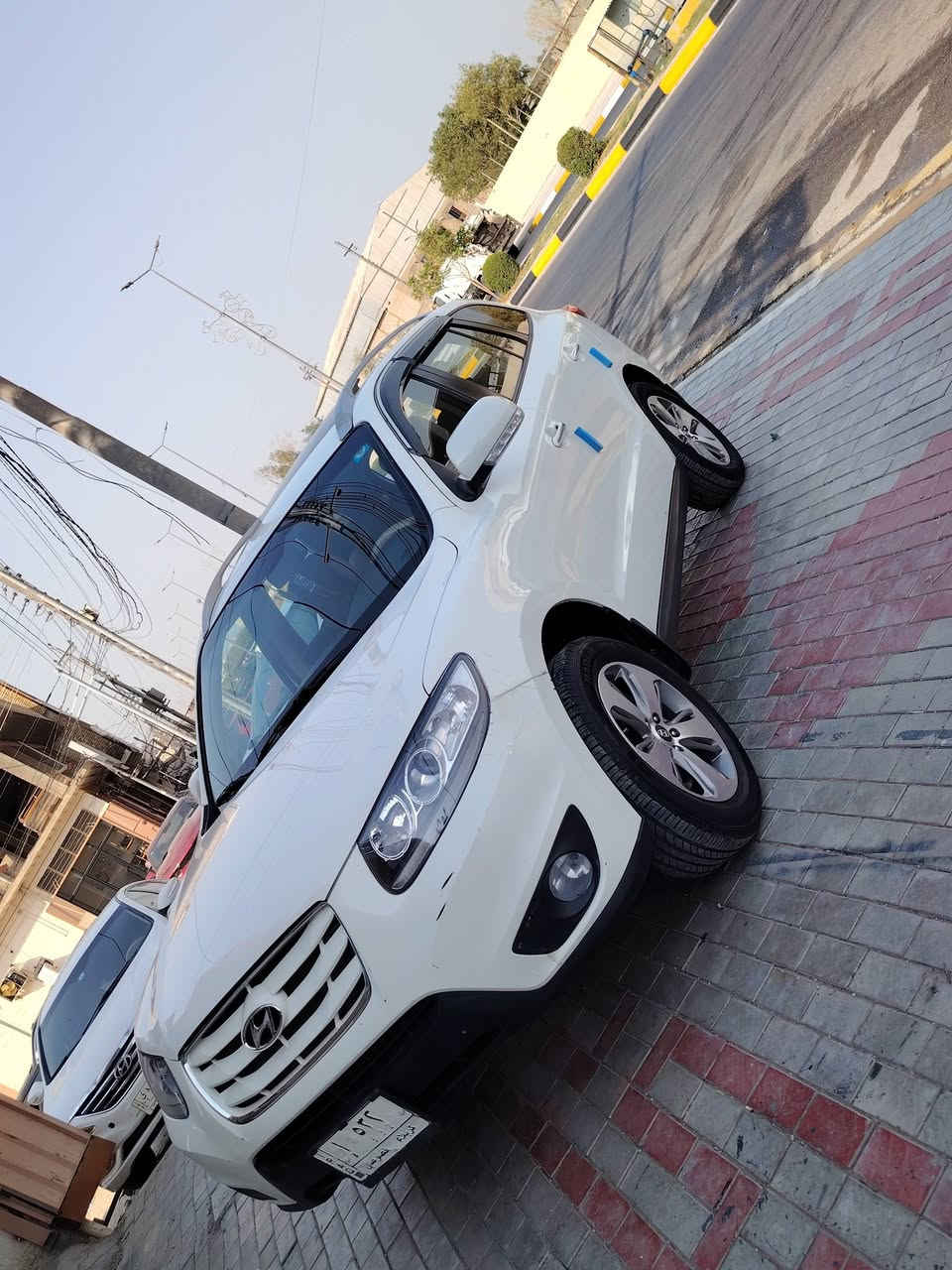 السلام عليكم سياره نوع سنتافي موديل 2012فول موصفات واحد على واحد بصمه تحكمات كشنات جلد سبعه راكب سته سلندر 3 قطع تبريد رقم موميز بسمي تحويل مباشر السياره جهزه من كلشي كفاله عامه السعر 153وبيه مجال حك الجيه العنوان كربلاء رقم الهاتف***********
