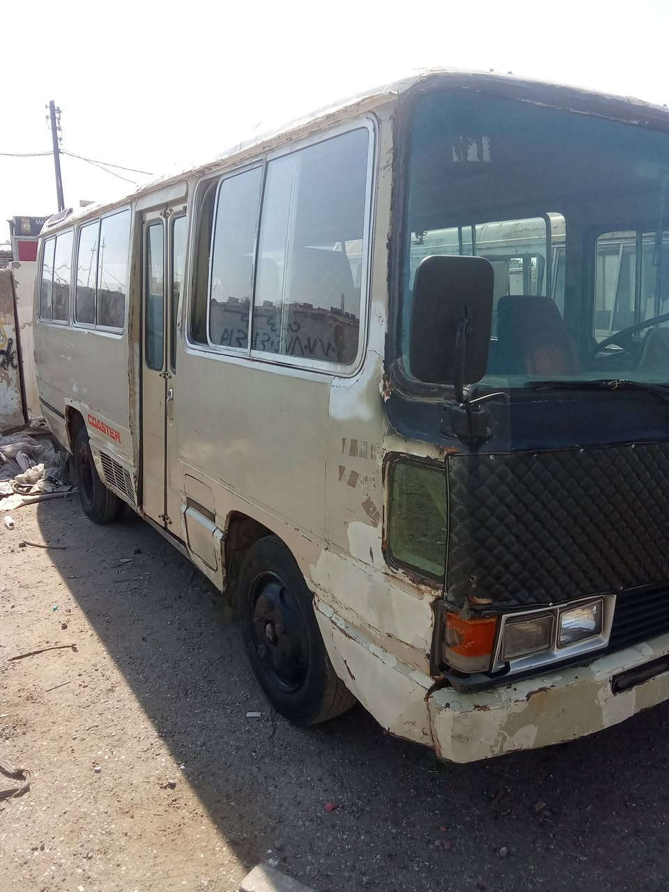 سلام عليكم كوسترموديل 85كير ومكينةواكسل جداد صدر جديد تيرات نضاف داخل سيارة جديد سيارة بسمي ثاني يوم اسويلك وكالة السعر 4وبيها مجال ***********
