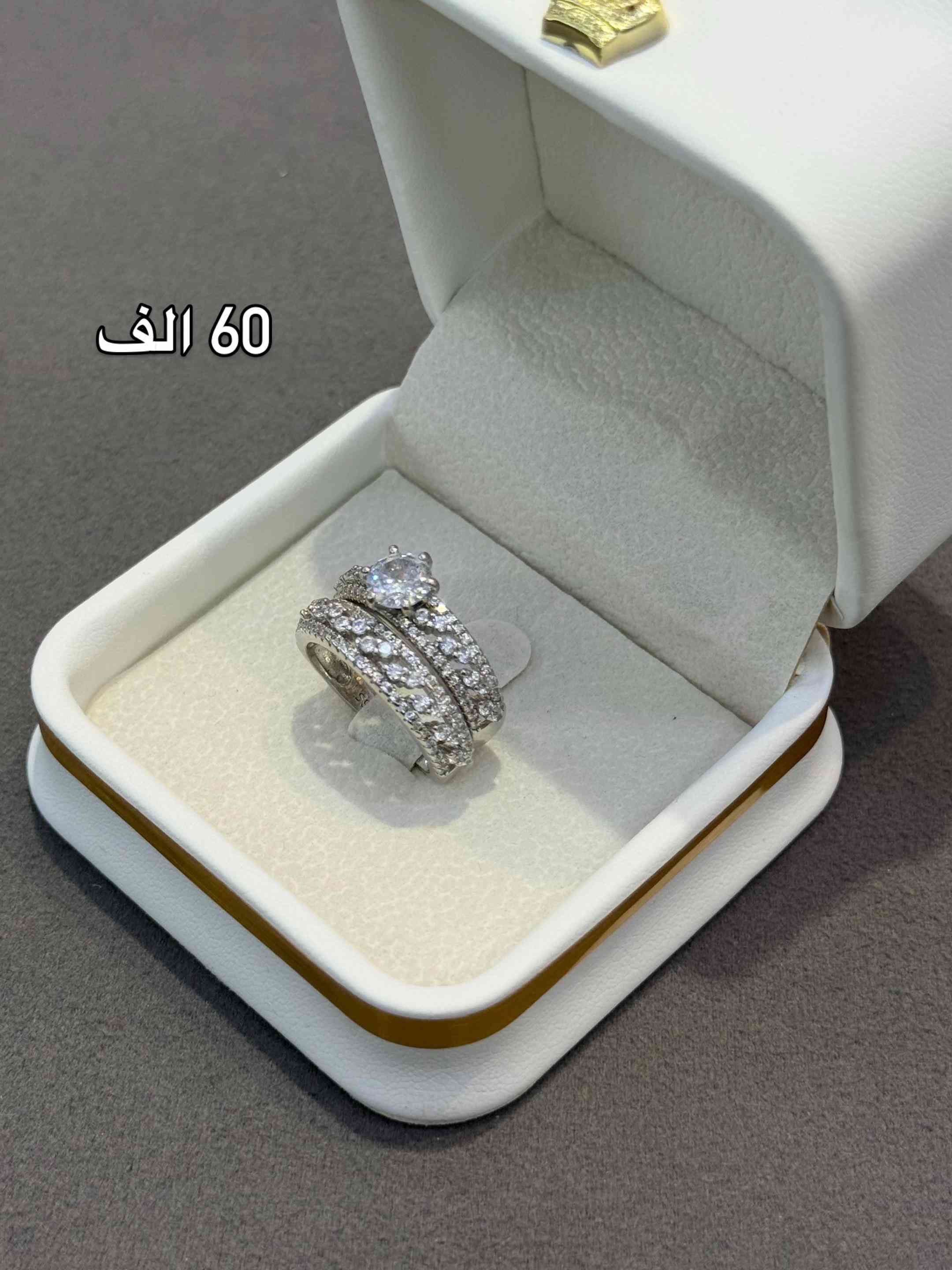 تميزي باطلالتك معنا ✨  الفخامه والجوده العاليه 👍✨ العنوان الديوانيه/سوق التجار/ شارع الصفافير  يوجد توصيل الى كافه محافضات العراق🛵🛵 ***********/*********** #ساعات #ساعات_نسائية #ساعات_رجاليه #reels #dimond 
