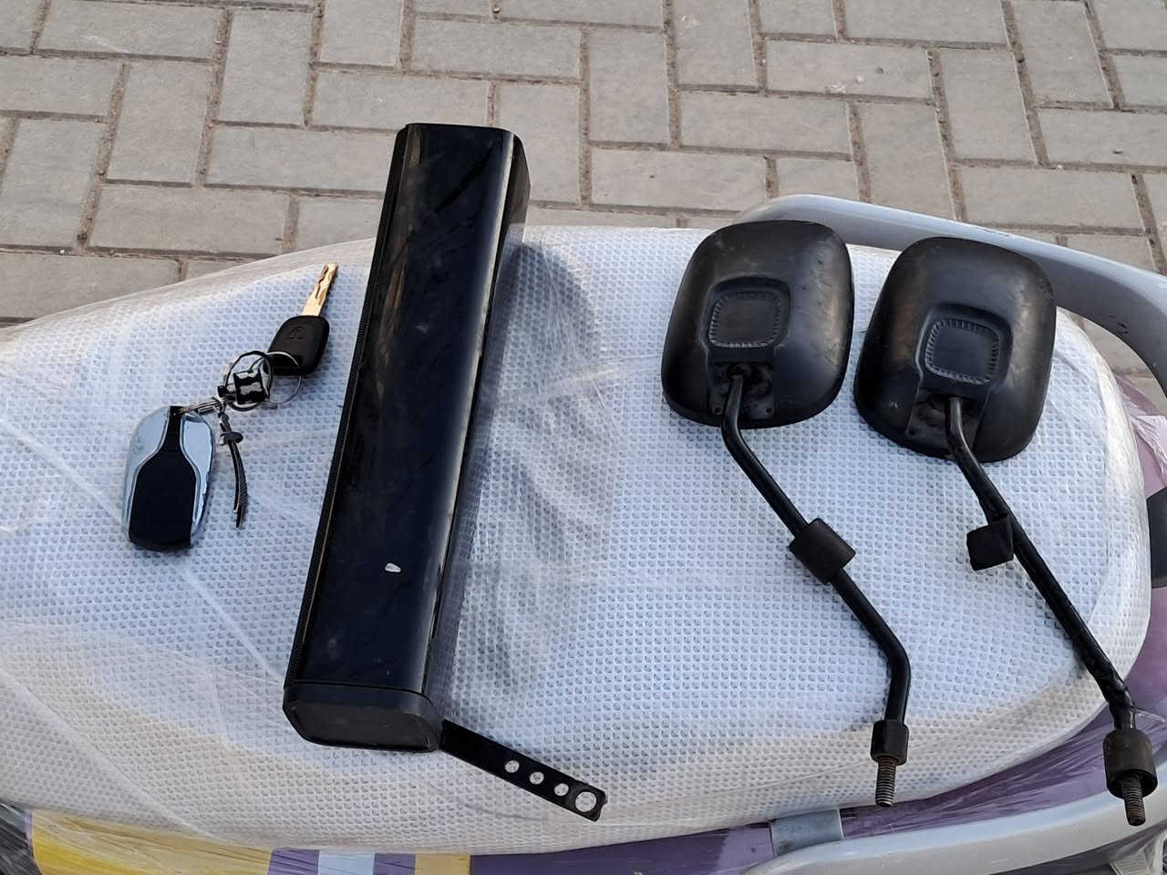سلام عليكم دراجه نوع ريان ست بطاريات  جديده تمشيك 50 k متر  سؤيجين بصمتين ملحقاتها
جاهزه م سعر600بيهه مجال العنوان البياع حي الجهاد  *********** نتصال فقط
