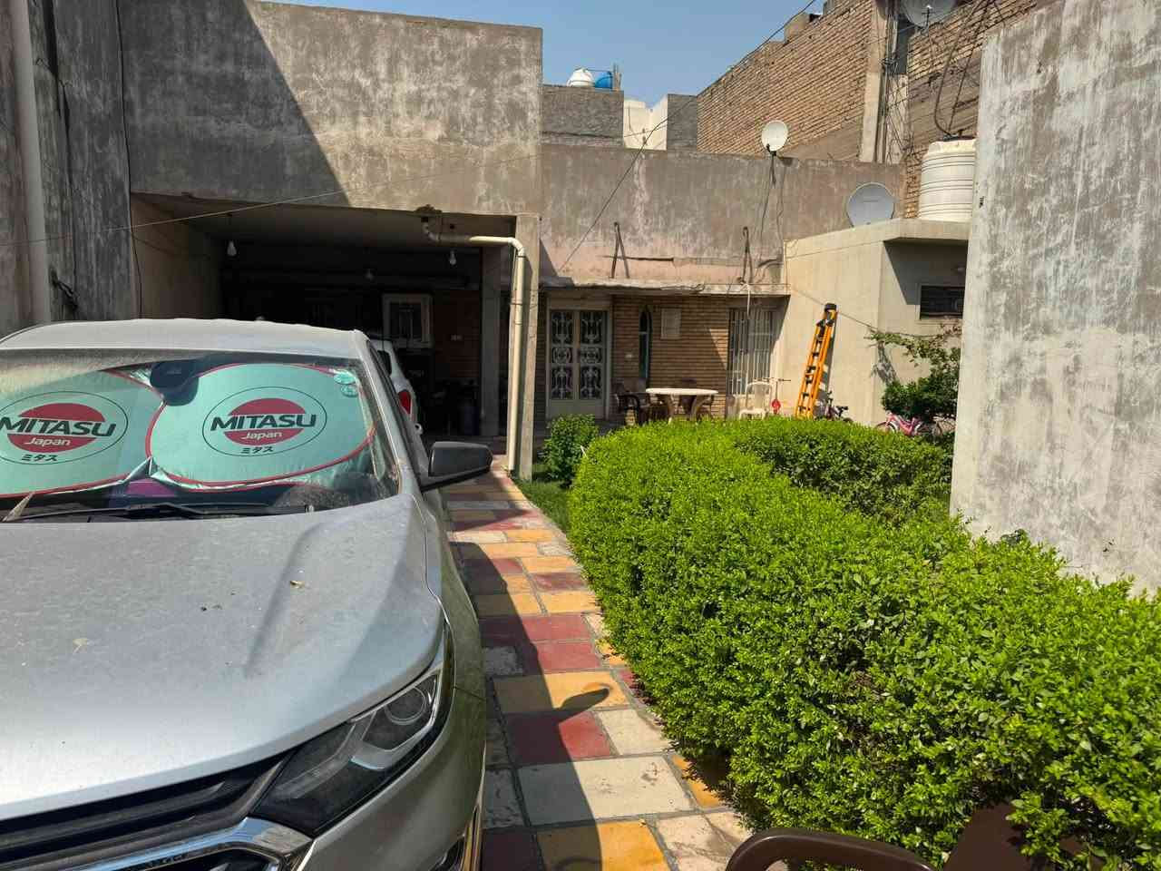 بيت في منطقة البلديات مساحة464 الواجهة20النزال30 محلة726قرب منارة لبنان للبيع للاستفسار ***********
