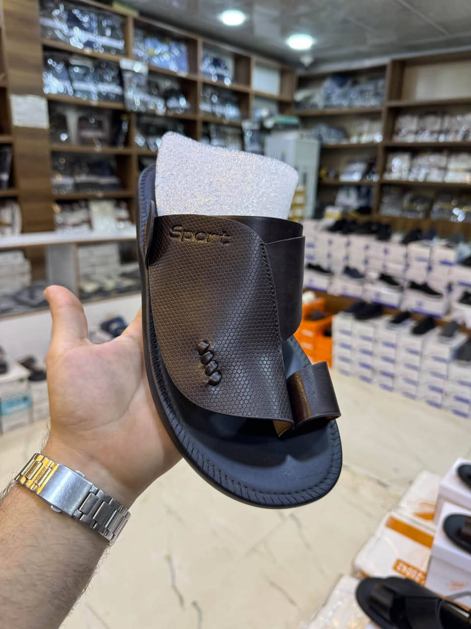 شحاطات زبيري "اسود - جوزي"
السعر 15.000 ففط
طركه ربل طبي

القياسات. 41-42-43-44-45

الشهم للزي العربي الشرقاط السوق الجديد قرب صيرفه البهار رقم المحل c1
***********
***********
خدمه توصيل جميع المحافظات 5000
