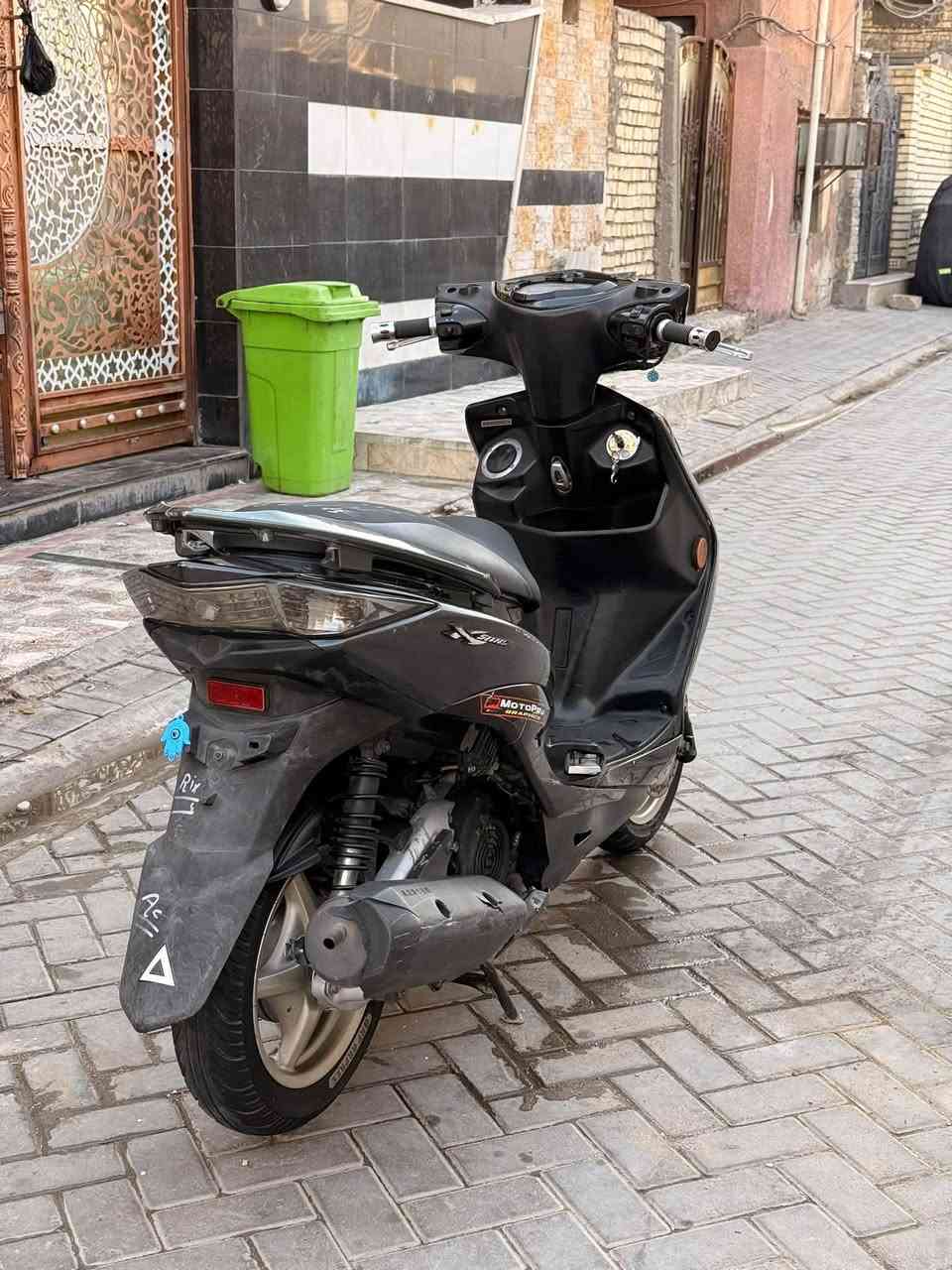 سلا عليكم دراجه سكنس لد الدراجه كفاله عامه من كلشي ماصارلها هواي من نازله رايدها ب1050 وبيها مجال حك الجيه رقمي ***********
