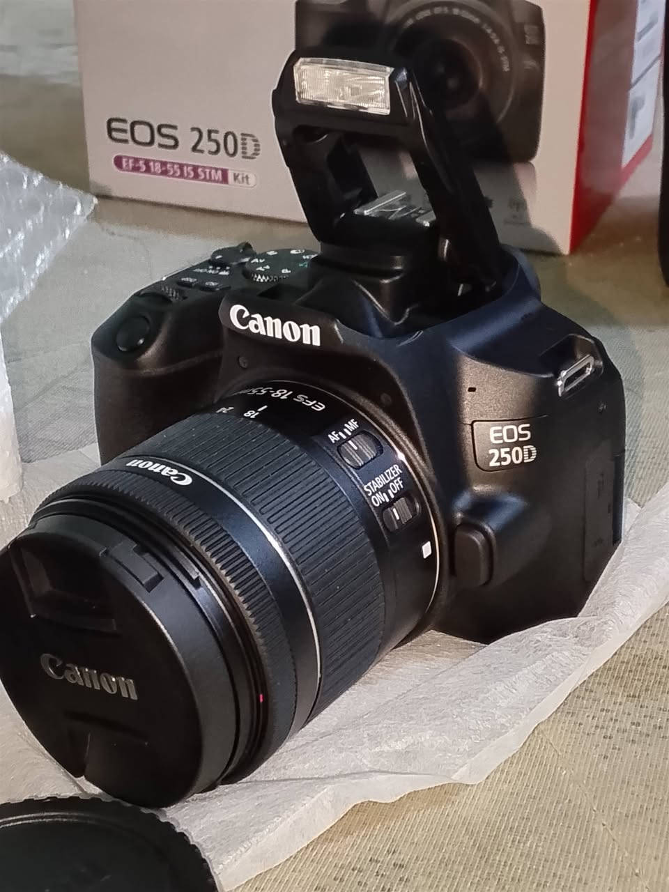 السلام عليكم
للبيع كاميرا Canon 250d غنية عن التعريف كلهة تعرفة افضل كاميرا مقابل سعر
الكاميرا اخت الجديد فقط اوبن بوكس استعمال خفيف جدا جدا 
النضافة ١٠٠٪
مثل ما وضح بل صور وفيديو 
الكاميرا والعدسة والحزام الكاميرا والشاحنه كاملة والكتلوكات
وايضا أبيعك وياهة
فلتر حماية للعدسة
ولزگة حماية للكاميرا 
وحماية للكاميرا جلاتين اسود
وجنطة وحزامهة حلوة
ورام ١٢٨ من Lexar سريع جدا غني عن التعريف 
وتحويلة للتلفون أو الحاسبة ومدخل رام
مثل ما موجود جوة شوف بعينك وشرط الفحص وانطيك ضمان
مواصفات الكاميرا قوية جداً 
4K
60fps
24M
AF 
الشاشة لمس قلاب تدعم الواي فاي والبلوتوث 
السعر كامل مع جميع الملحقات 950 الف 
مكاني كربلاء المقدسة للتواصل فقط واتساب أو اتصال 
***********
وشكرا ❤️🌹
