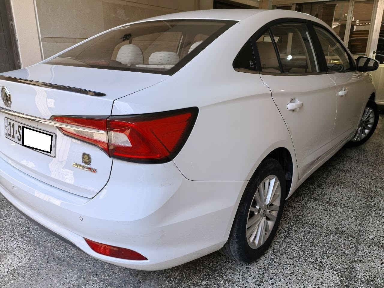 ام كراند  2023  خليجي رقم بغداد وباسمي مكفولة من الصبغ والبارد 

تحكم استيرن فول 

حساس امامي وخلفي 

بصمة تشغيل وابواب 

شاشة كبيرة اصليه 

كامرة دوارة 

داخل مخمل جديد 

محرك وصدر وكير وتبريد ممتازه 

باقي المواصفات معروفة 

السيارة جديدة   وبدون صبغ  وبدون بارد و...

للبيع بسعر 9000$  ( 90 ورقة)بيهه مجال بسيط 

الاتصال على هاتف ***********

العنوان /بغداد
