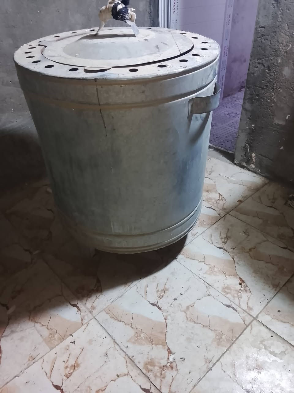 تنور للبيع كوت حي الحكيم
