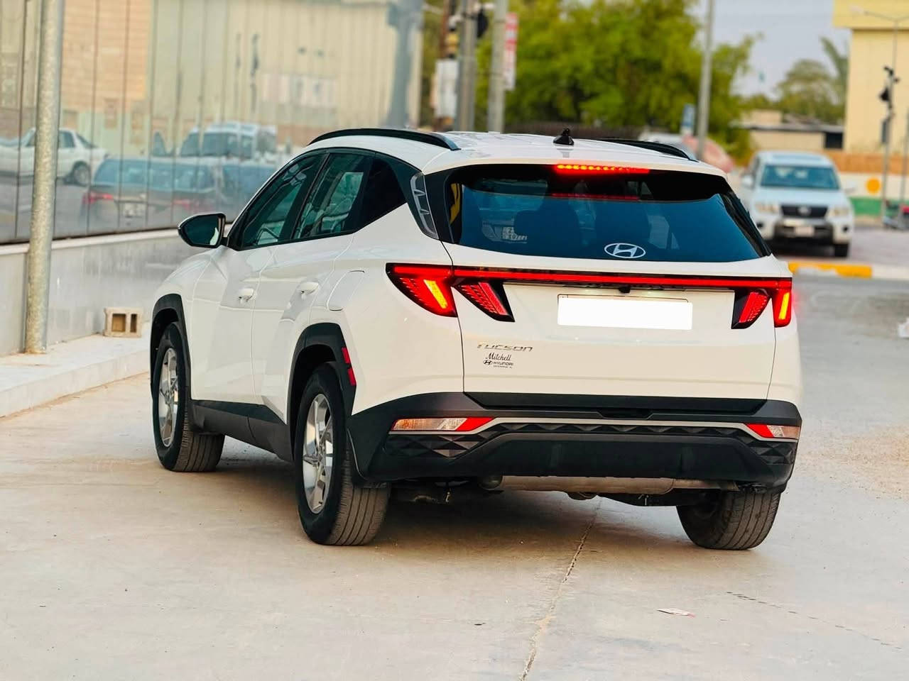 هیوندای تكسون 2023 السياره كلين كفاله عامه من صبغ او بارد
حجم المحرك : 2.5L (4.سلندر )
ملاحظه : بدون صبغ 
بصمة ابواب
بصمة تشغيل 
تشغيل عن بعد (𝐑𝐄𝐌𝐎𝐓𝐄 𝐒𝐓𝐀𝐑𝐓)
شاحن هاتف
كاميرا خلفي
هاند بريك بصمة
اوتو هولد (𝐀𝐔𝐓𝐎 𝐇𝐎𝐋𝐃)
اوتو ستارت (𝐀𝐔𝐓𝐎 𝐒𝐓𝐀𝐑𝐓)
اوتو ستوب (𝐀𝐔𝐓𝐎 𝐒𝐓𝐎𝐏)
رادار 360
رادار امامي (تحديد مسار)
رادار جانبي  (نقاط عمياء)
رادار خلفي (التحذير من الاصطدام)
حساسات 360
حساسات امامي
حساسات جانبي 
حساسات خلفي
نظام (𝐒𝐌𝐀𝐑𝐓)
نظام (𝐒𝐏𝐎𝐑𝐓)
نظام (𝐂𝐎𝐌𝐅𝐎𝐑)
نطام (𝐄𝐂𝐎)
نظام(𝐒𝐍𝐎𝐖)
كشنات هيتر  امامي 
تحكمات استيرن
تبريد مركزي 
صندوق شفط كهربائي 
لايتات (𝐋𝐄𝐃) لید عدسة زينون 
بكلايتات (𝐋𝐄𝐃) لید
 ويل كروم 

تفاصيل اكثر الاتصال علی رقم ***********
