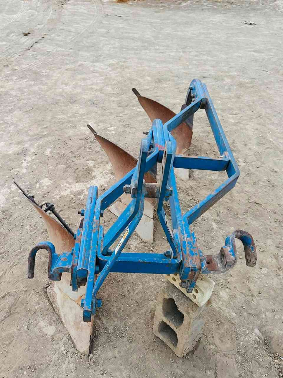 مركبة أخرى • بدون تفاصيل