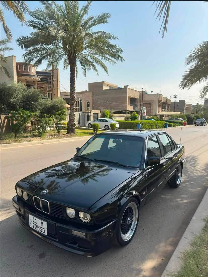 سلام عليكم 
بي ام زعرة للبيع موديل 1991 E30 
مكينة وكير جدد مكفولات 
حدادية جديدة قبل شهرين شادهن
عليهة ادامة كاملة بيهة نواقص قليلة بل كهربائيات و نقصهة مشط استيرن البور امبدلة جديد السيارة بسمي و بيهة هزة جديدة و صفر غرامات تحويلهة ايكلفك 65   سعرها  48 مكان السيارة كربلاء رقمي ( ***********)
