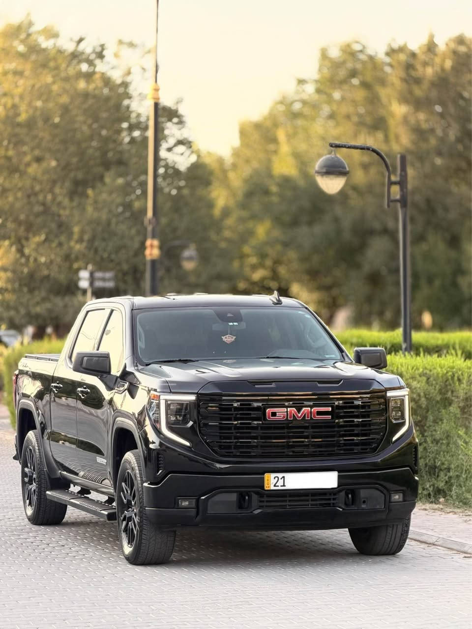 GMC SIERRA 2024 , K1500 ELEVATION
سەیارەکە فول فول مواسەفاتە (کامێرای ٣٦٠ پلە کوشنی گەرم Parking Sensor شاشە گەورەیە کوشنی کارەبایی لایتی زینۆن لایتی ئێڵ ئیدی ئەپڵ کارپلەی دەبڵ ئەکسل ڕادار Wireless Charger شەغال Traction Control ڕاداری گۆشەی کوێر هتد) 
 ٢پارچەی بۆیاخە سەربۆدی بۆ بەستراوە تایەکانی تازەیەو تازە ڕۆنی گۆڕاوەو سێرڤس کراوە یەک دینار مەسرەفی تیا نییە هەموو گیانی بە شەرتە ڕەقەمە بە ناوی خۆمانەوە کتابی جام ڕەشی بۆ کراوە هەموو شتێکی تازەیە 
نرخی سەیارەکە ٣٥٥وەرەقەو کەمێک ماجالە 
سلێمانی ***********
*********** السليمانية, العراق

