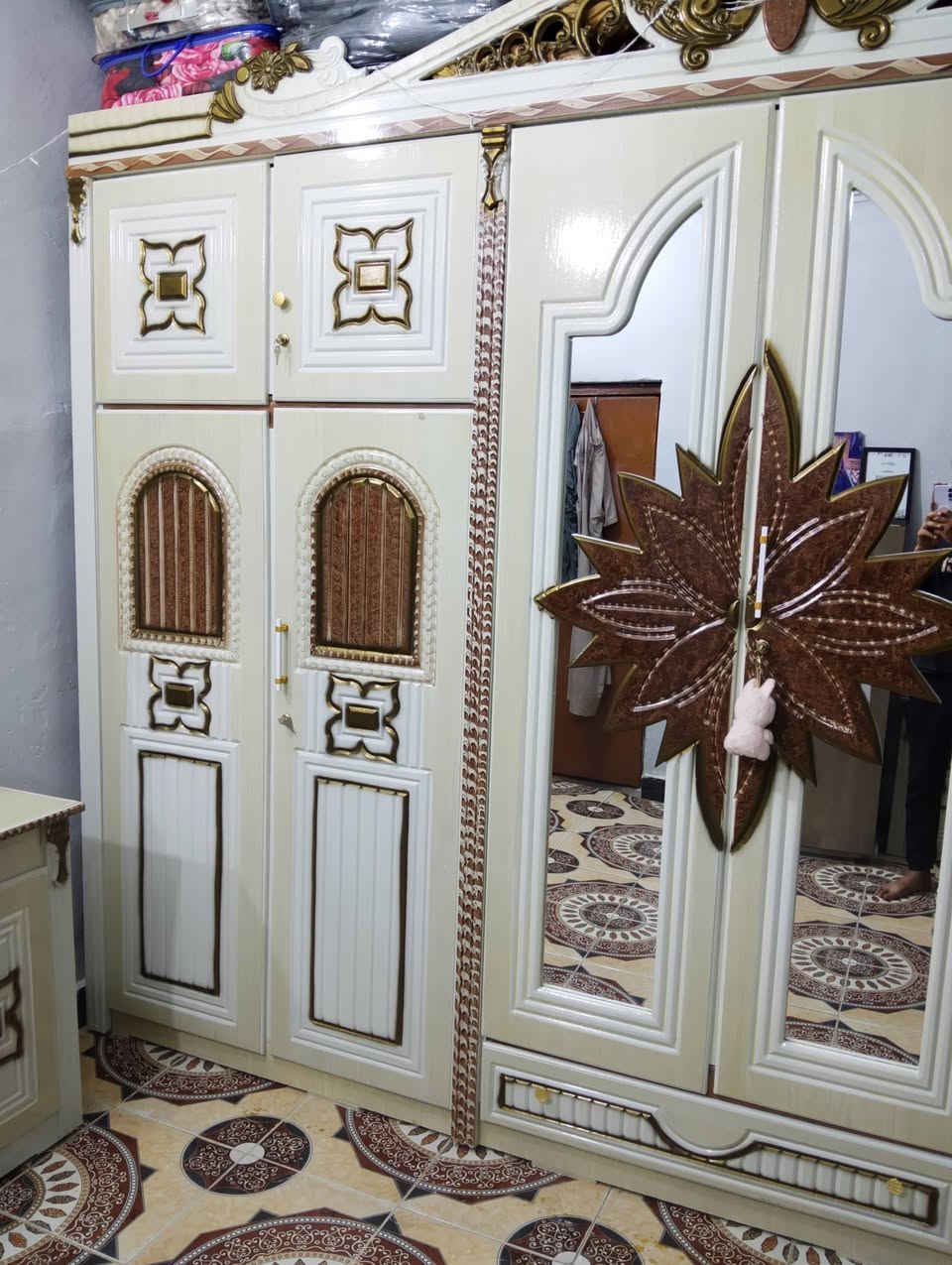 سلام عليكم غرف طابقين تركي مستخدمه شهرين
نضيف كلش بس جي جبيره اريد ابيعهه
لعلوان سوق لشيوخ
سعر ملون 150وبيهه مجال قليل
لاستفسار تواصل عل واتساب ***********
