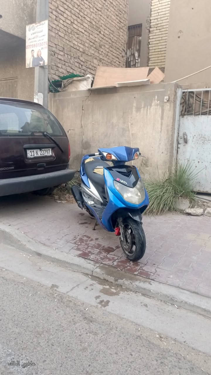 سلام عليكم
سكنس فحل 
لون أزرق مميز
مكينه جديد
زوج تايرات جدد
صدر امامي خلفي جديد
كفر كله صالي وختم واحد
اوراق موجودة
دراجه كلش حلوه وما نقصها برغي
سعرها 680وبيها مجال
مكان الغزالية
***********
***********
