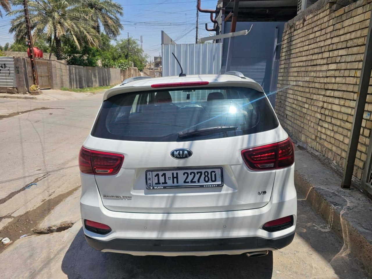السلام عليكم سورنتو فول مواصفات 2020ماشه 96 الف رقم بغداد موبايل ***********
