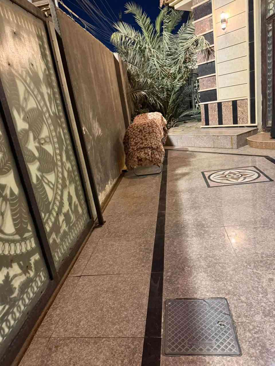 الجنينة ركن • ٣٠٠م • ٥ غرف