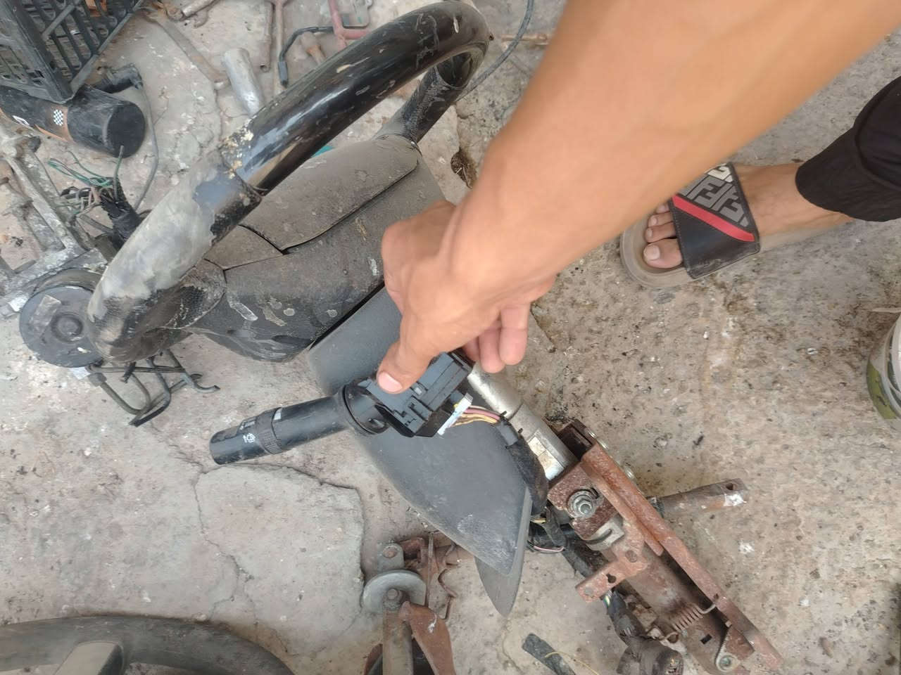 غراض للبيع القطعة ب١٥ العدد تقريبن ٢٠ قطعة مشكل سوناتا النترا فورتي ماليبو كلشي بي مكاني حي لعلام ابيع شلع ***********
