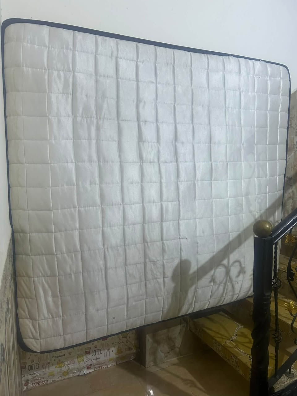رفوف خشبية • دوشك طبية • رفوف حديد