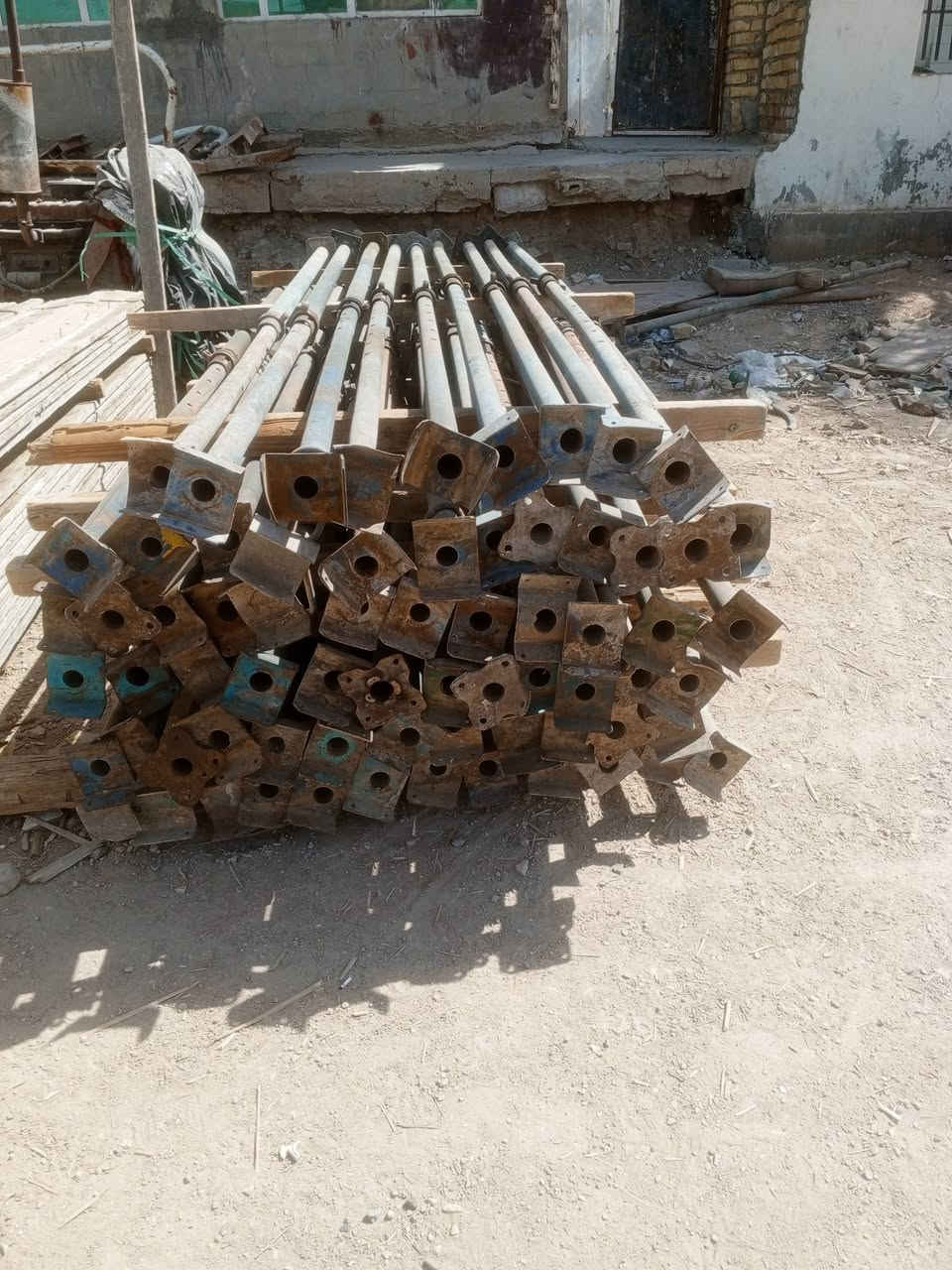 السلام عليكم جكات للبيع حاضن سن خشن ابوخمسه 70جك يتصل ***********
