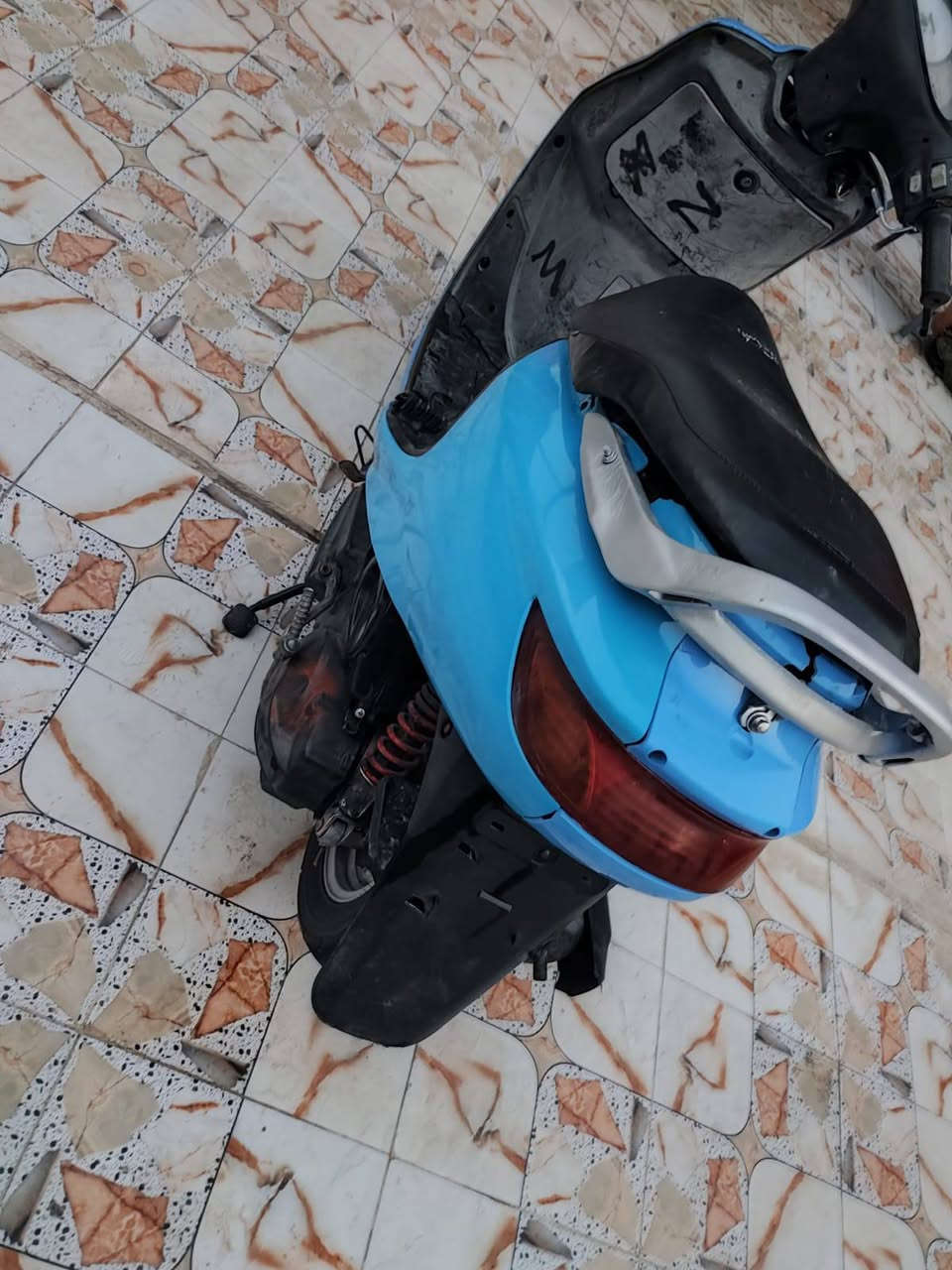 السلام عليكم
فراشة فحل دسك للبيع 
دراجه حاويه مكينه ما مفتوحة عل شرط 
شلعه معدلل نعومه 
كهربائيات كله شغال 
دراجه ما تنسمع الله شاهد 
كله ابلاد جيب مصلح وياك 
دبلات اشاير هورن كله شغال 
دراجه متعوب عليه 
مكان نجف ابو صخير 
الرقم *********** 
خاص ماعندي
