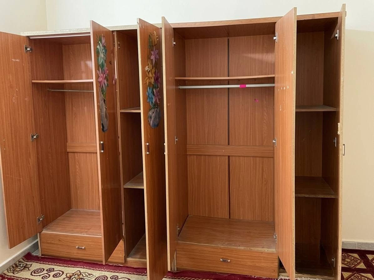 كنتور للبيع
متوفر كناتير اثنين للبيع مستعملات 
خشب
الاول كامل سعره 150 وبيه مجال
الثاني كامل سعره 120 وبيه مجال
مكان الناصريه
لتواصل على الرقم ***********
