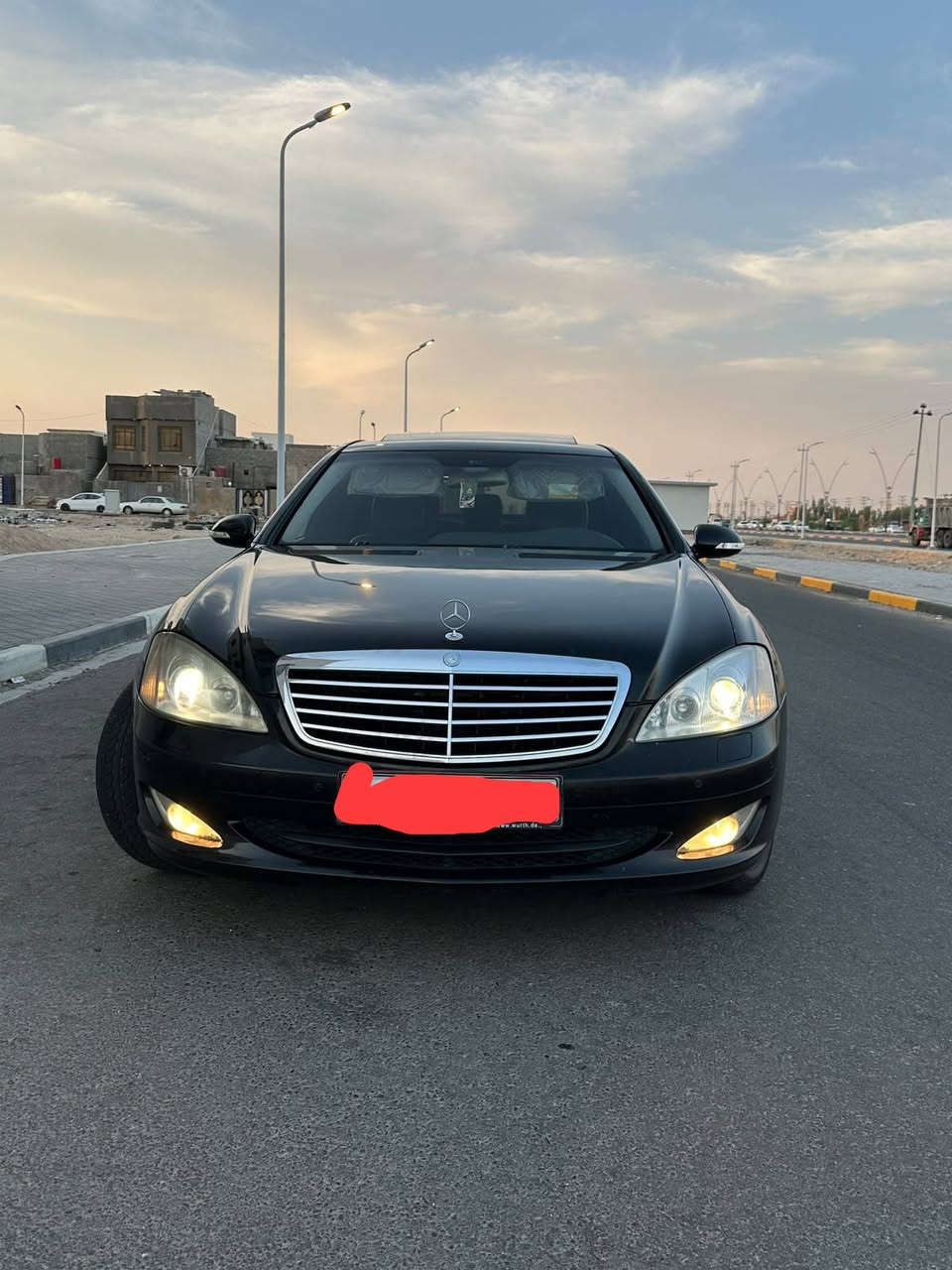 السلام عليكم مارسيديس ادوات كصة قمارة فقط سيارة كسر كارتون جاهزة كل نقص ما بيها فول موصفات مكان البصرة بيع او مراوس حسب القناعه
