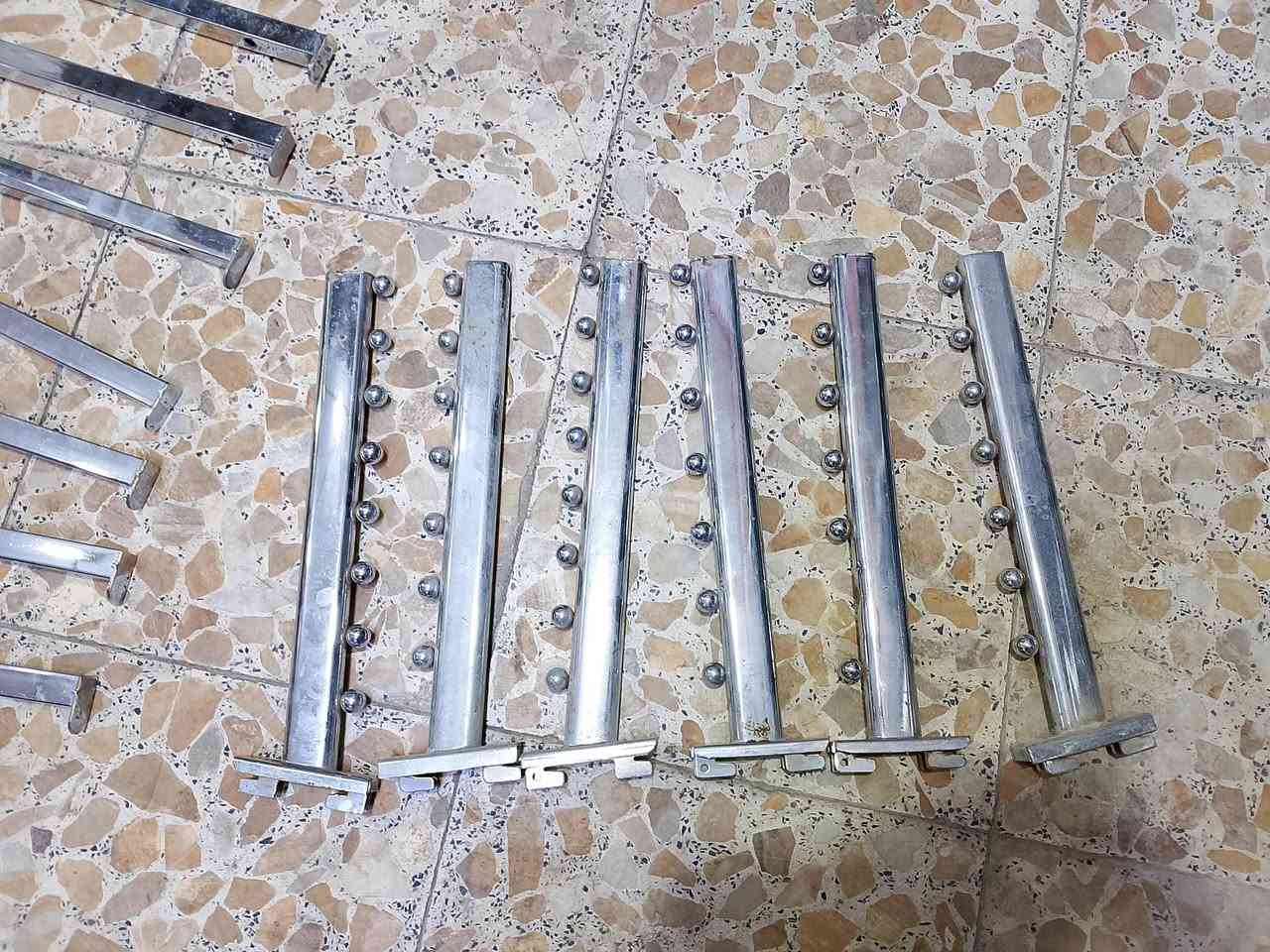 للبيع
غراض محل 
تعاليك  خرز. عندي عدد هواي 
تعاليك اذرع   عندي عدد هواي
سلات متحركه  عدد 5
مليكانات نسائي عدد 9
مليكانات نسائي نصف. عدد 4
مليكانات اطفال  وشبابي
مليكانات. رجالي عدد 2
ميز جام. عدد 2
ستاند. اكسسوارات 

مكاني بالنجف 

***********
