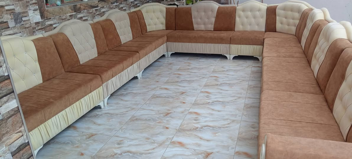 ديوان 14متر زاويتين بعدو جديدة سعره مناسب جداً بيع مستعجل للتواصل الرقم بي واتساب ***********
