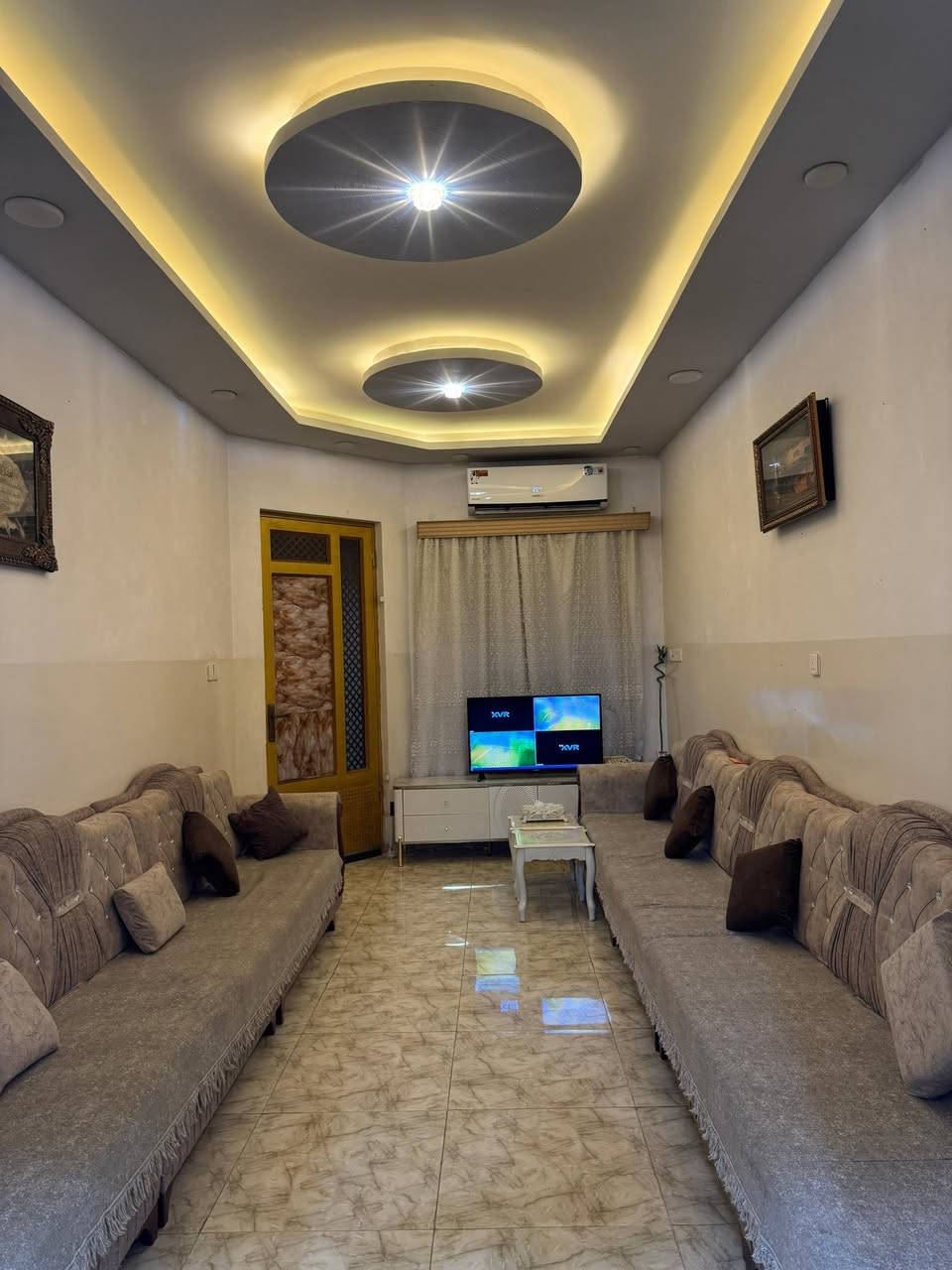 🏡 دار للبيع نقداً او اقساط بسعر مناسب في حي الوليد
المساحة: 120 متر
الواجهة: 6 متر
🏠 عدد الطوابق: طابقين بناء حديث
📍 موقع مميز على شارع 20
🚗 رصيف البيت: 5 أمتار

الطابق الأول:
غرفتين نوم
صالة
استقبال
مطبخ
صحيات داخلية وخارجية

الطابق الثاني:
ثلاث غرف نوم
صالة
صحيات
سطح ناصي

📌 ملاحظة: الصور فقط للطابق الأول

📞للسعر و الاستفسار الاتصال على الرقم أو على الواتساب:
***********
***********
