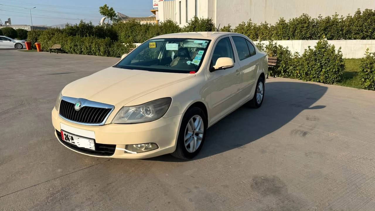 سكودا وكتافيا ٢٠١٣  كير عادي  ره قم سنوي جديد ٢٠٣١  رقم مميز ٤ رقمي  مكنه ٢٠  سياره بي مصرفة باقژه ١٤٠ هزار غرا مه ل سه ر   سعر ١٠٠ مجال  سبخ يك بوهوست *********** سيميل دهوك, العراق
