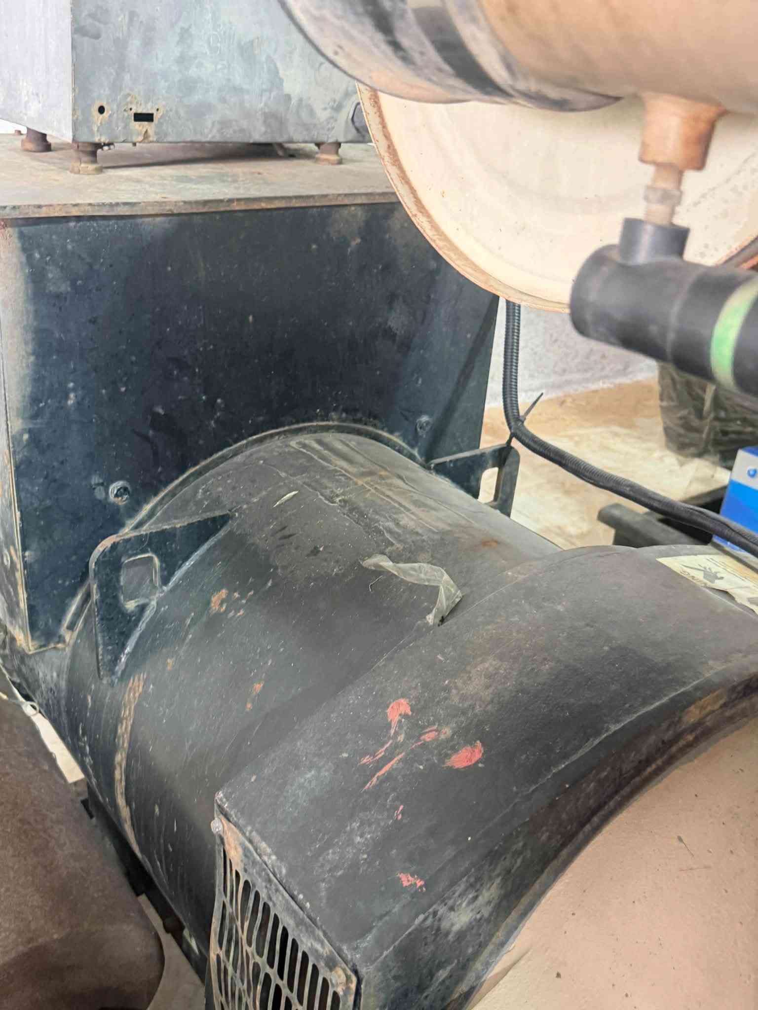 كمنز حجم 5.5 انجكتر عادي
كمشفت جبار راس توليد ستامفورد
375kva اوربي غير مستعمل بلعراق بلادي 
شاشة اوتو عنوان كركوك يوجد توصيل 🚚 ***********
