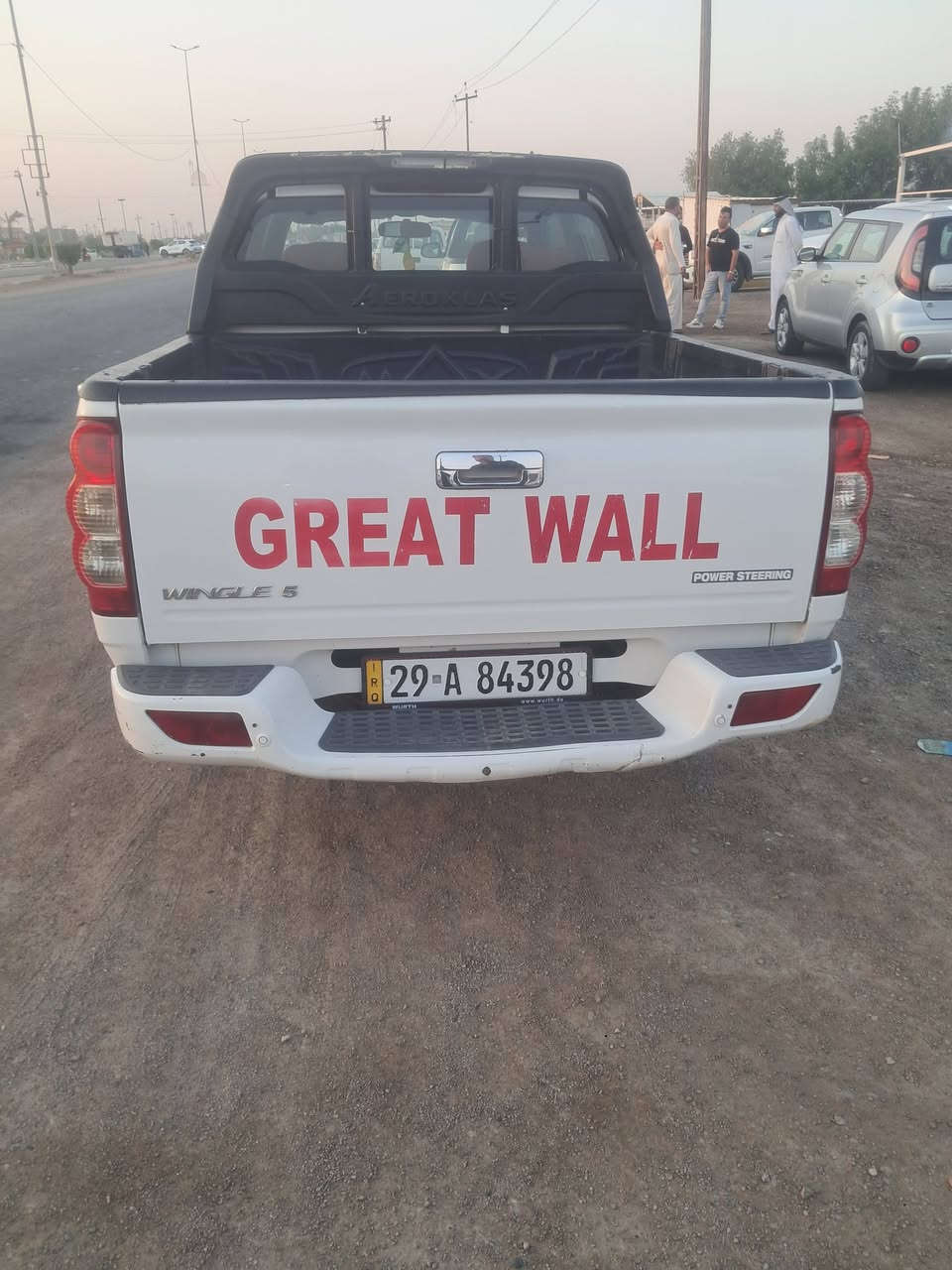 للبيع  موديل ٢٠١٨ مكفوله كفاله عامه 
ماشيه ١٩٠ حقيقي 

رقم واسط تحويل ثاني يوم تخم تاير تبريد ثلج 
حداديه جديده 
العنوان واسط قضاء الحي للإستفسار ***********او***********
